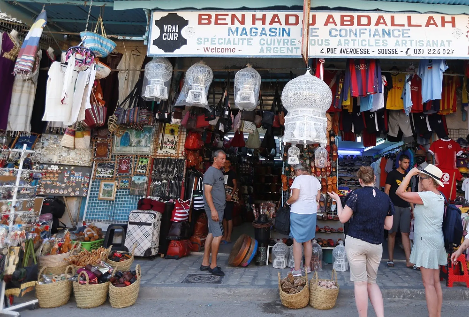 Russian tourists are seen shopping at the old medina in Sousse, Tunisia June 22, 2018. (Reuters)
