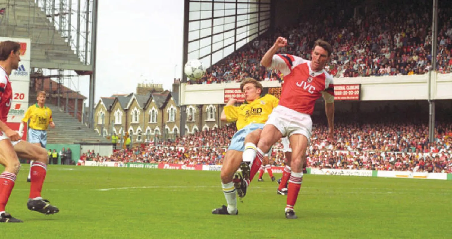 كريستال بالاس يخسر في الجولة الأخيرة في موسم 1992 – 93 ويهبط