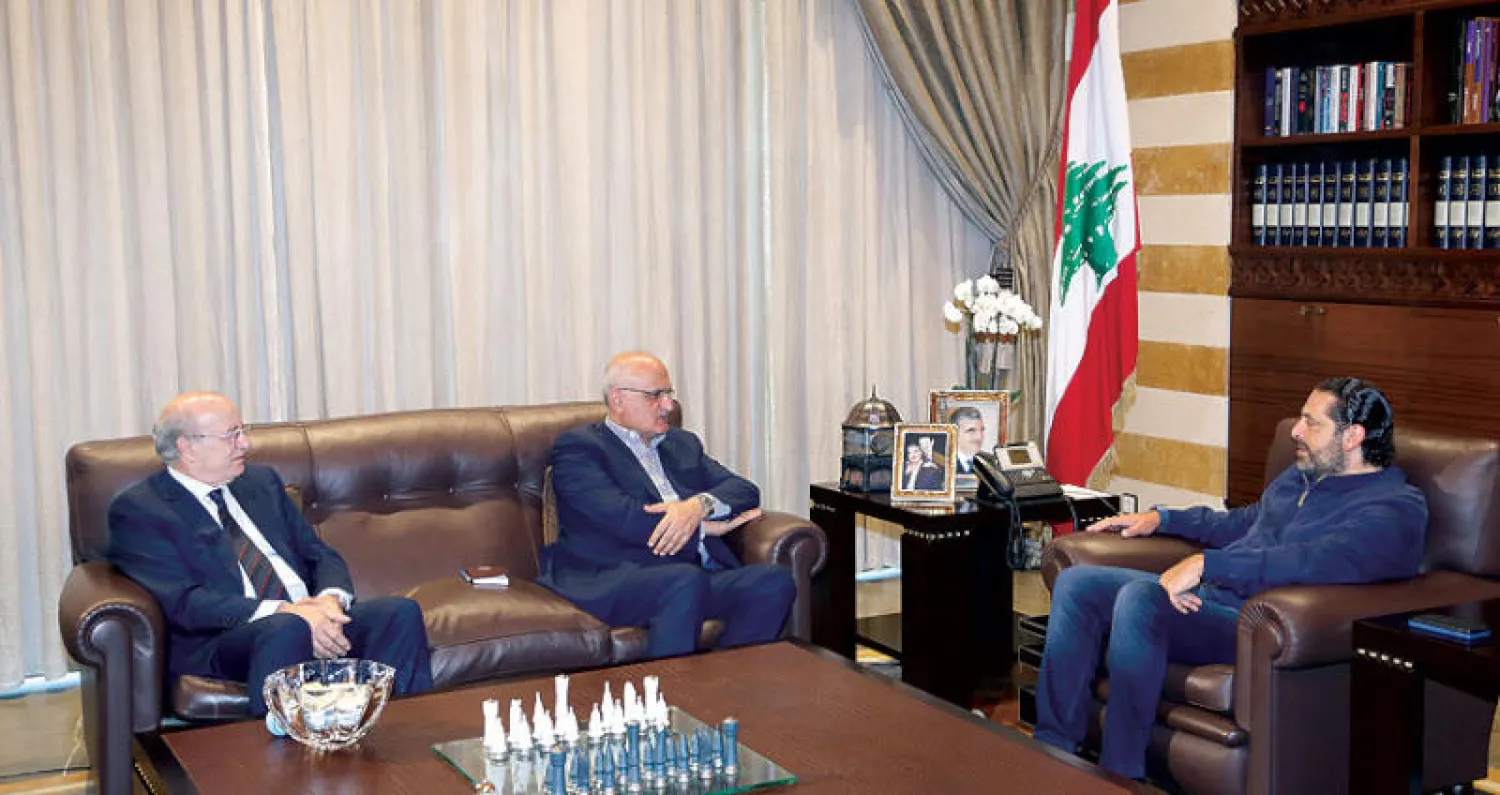 استقبل رئيس الحكومة المكلف سعد الحريري لدى استقباله بعد ظهر أمس وزير المال في حكومة تصريف الأعمال علي حسن خليل بحضور وزير الثقافة د.غطاس الخوري (دالاتي ونهرا)