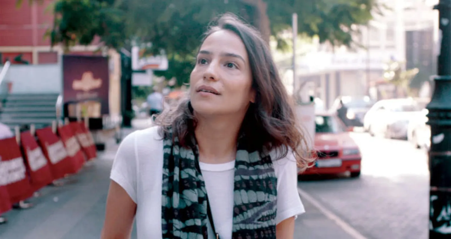 الممثلة فلافيا بشارة في مشهد من الحلقة الثانية من مسلسل «وعيت»