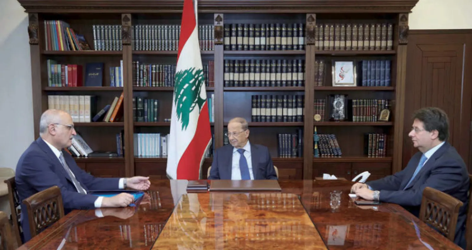 الرئيس ميشال عون مجتمعاً مع وزير المال علي حسن خليل ورئيس لجنة المال النيابية إبراهيم كنعان (دالاتي ونهرا)