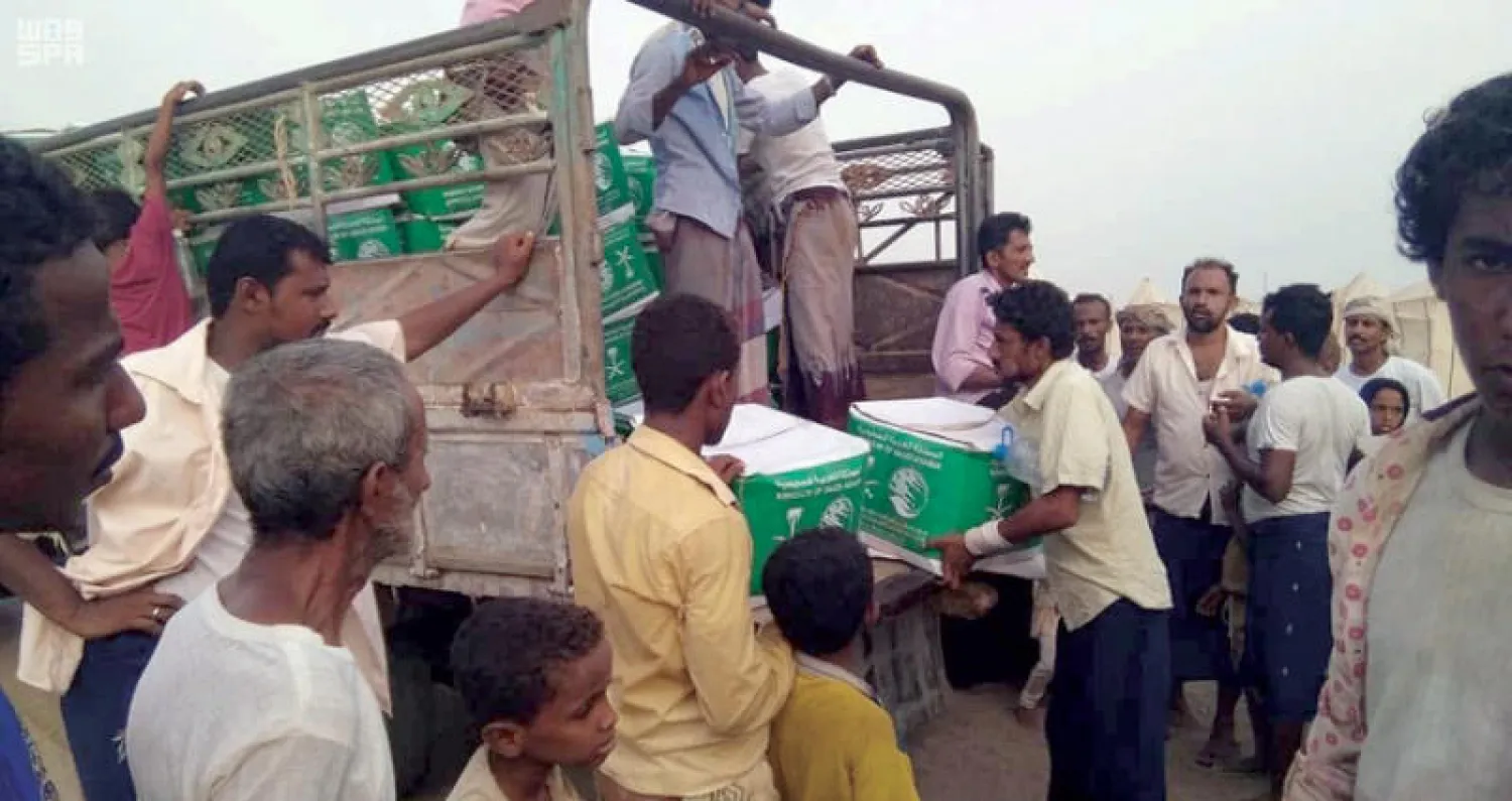جانب من مساعدات السعودية التي وصلت إلى محافظة الحديدة (واس)
