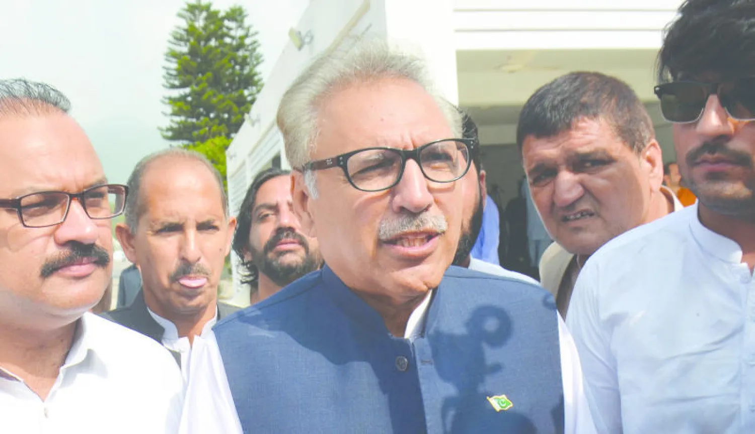 الرئيس الباكستاني عارف علوي (أ.ف.ب)