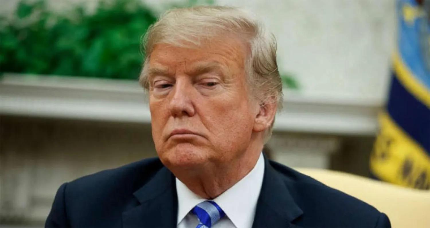 ترمب يدعو آبل إلى صنع منتجاتها في أميركا لتفادي الرسوم على الصين