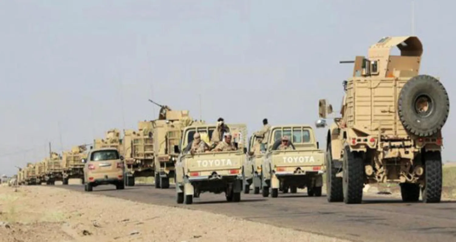 الجيش الوطني في طريقة لقطع طريق إمدادات الانقلابيين (رويترز)