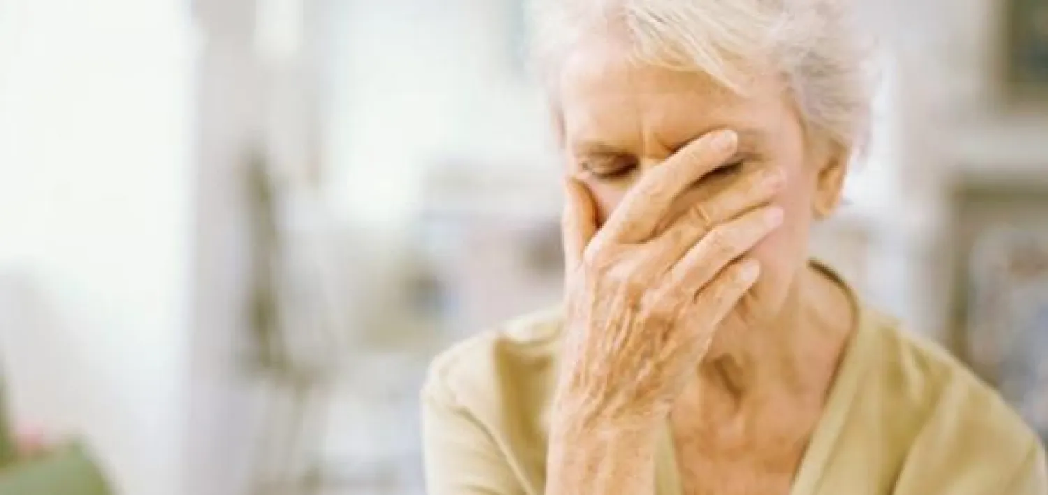 قراءة الصحف يوميا تساعد في الحفاظ على وعي وإدراك الشخص (رويترز)