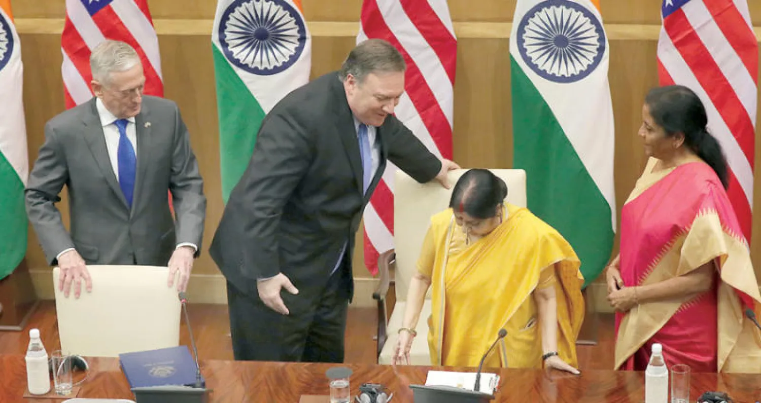 الحوار الاستراتيجي بين وزراء دفاع وخارجية البلدين في نيودلهي: من اليسار وزير الدفاع جميس ماتيس والخارجية مايك بومبيو، ووزيرة الخارجية الهندية سوشما سواراج وزميلتها وزيرة الدفاع نيرمالا سيثارامان (إ.ب.أ)