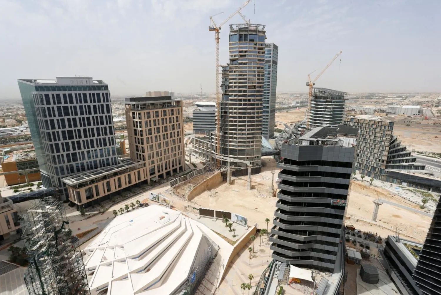 View shows the King Abdullah Financial District, north of Riyadh, Saudi Arabia, May 12, 2016. (Reuters)
