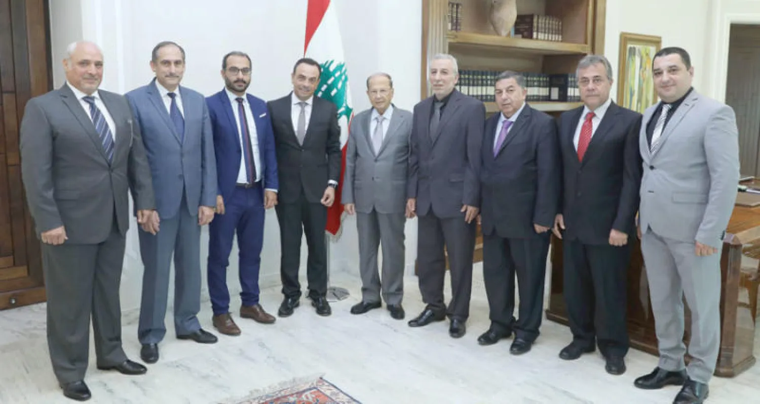 الرئيس ميشال عون مستقبلاً أمس أعضاء المجلس الجديد لإدارة الصندوق التعاوني للمختارين (دالاتي ونهرا)
