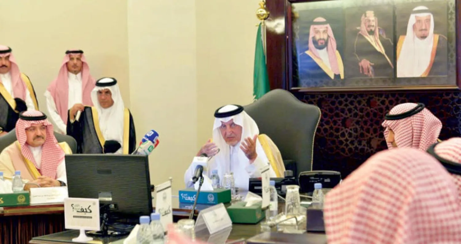 الأمير خالد الفيصل لدى إطلاقه في جدة الدورة الثالثة للملتقى («الشرق الأوسط»)