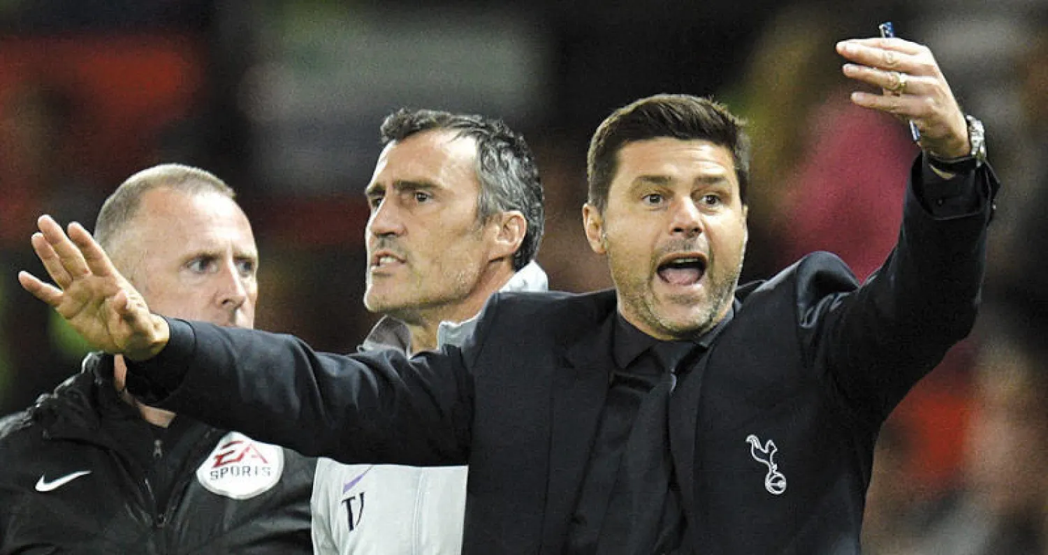 بوكتينيو غاضب من أسئلة الصحافيين (أ.ف.ب)