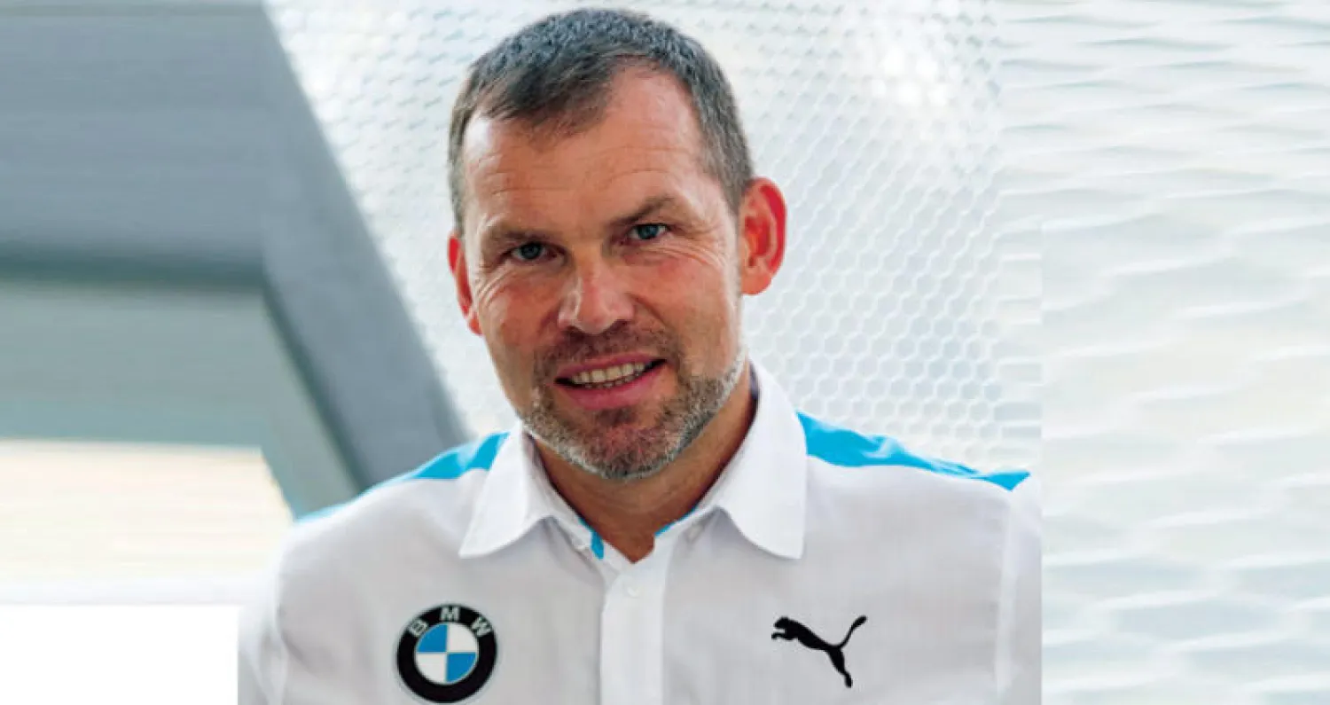 رئيس قطاع «إي» الكهربائي في «بي إم دبليو»: مدى السيارات الكهربائية سيزيد عن 600 كم