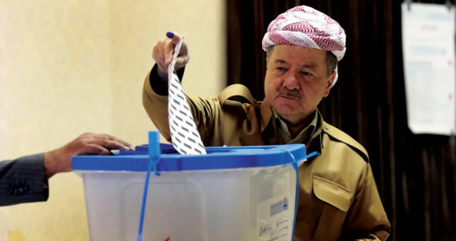 مسعود بارزاني يدلي بصوته في انتخابات كردستان (أ.ف.ب)