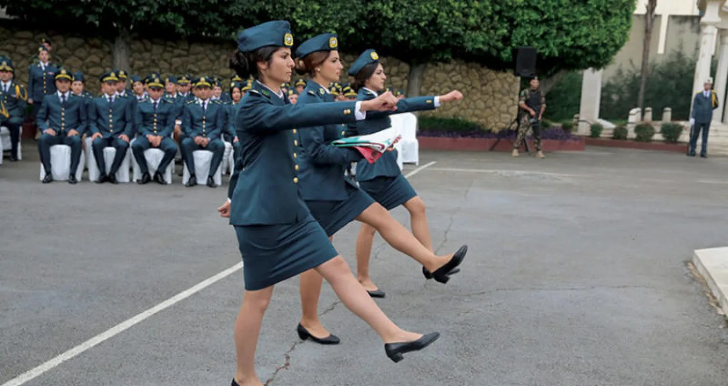 استعراض عسكري شاركت فيه عناصر نسائية من الجيش اللبناني («الشرق الأوسط»)