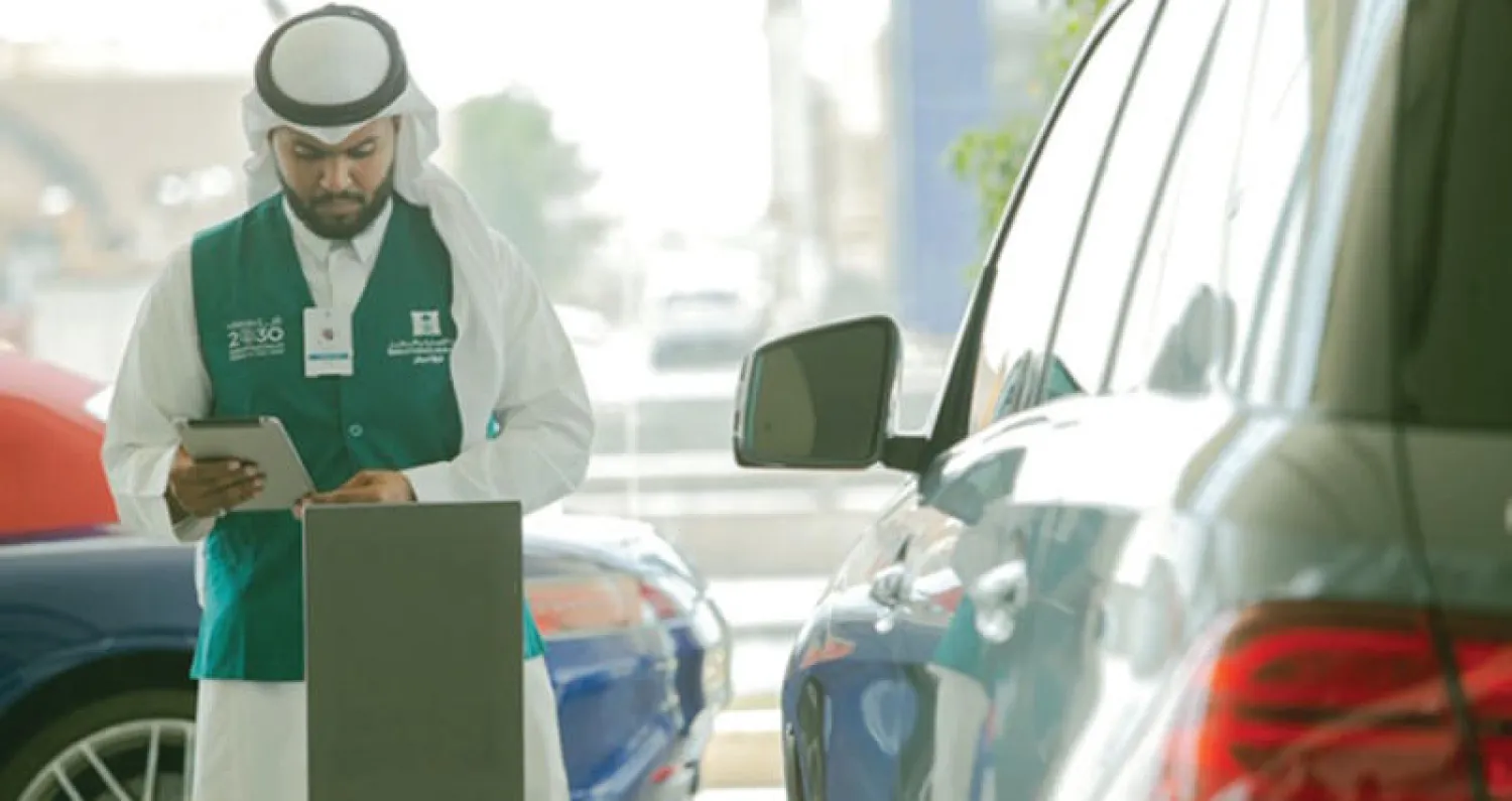 جانب من الجولة الرقابية على بطاقة اقتصاد الوقود («الشرق الأوسط»)