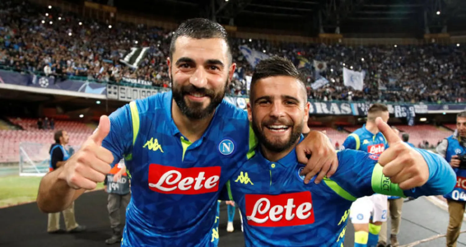 ألبيول وأنسيني بعد فوز نابولي في دوري الأبطال (رويترز)