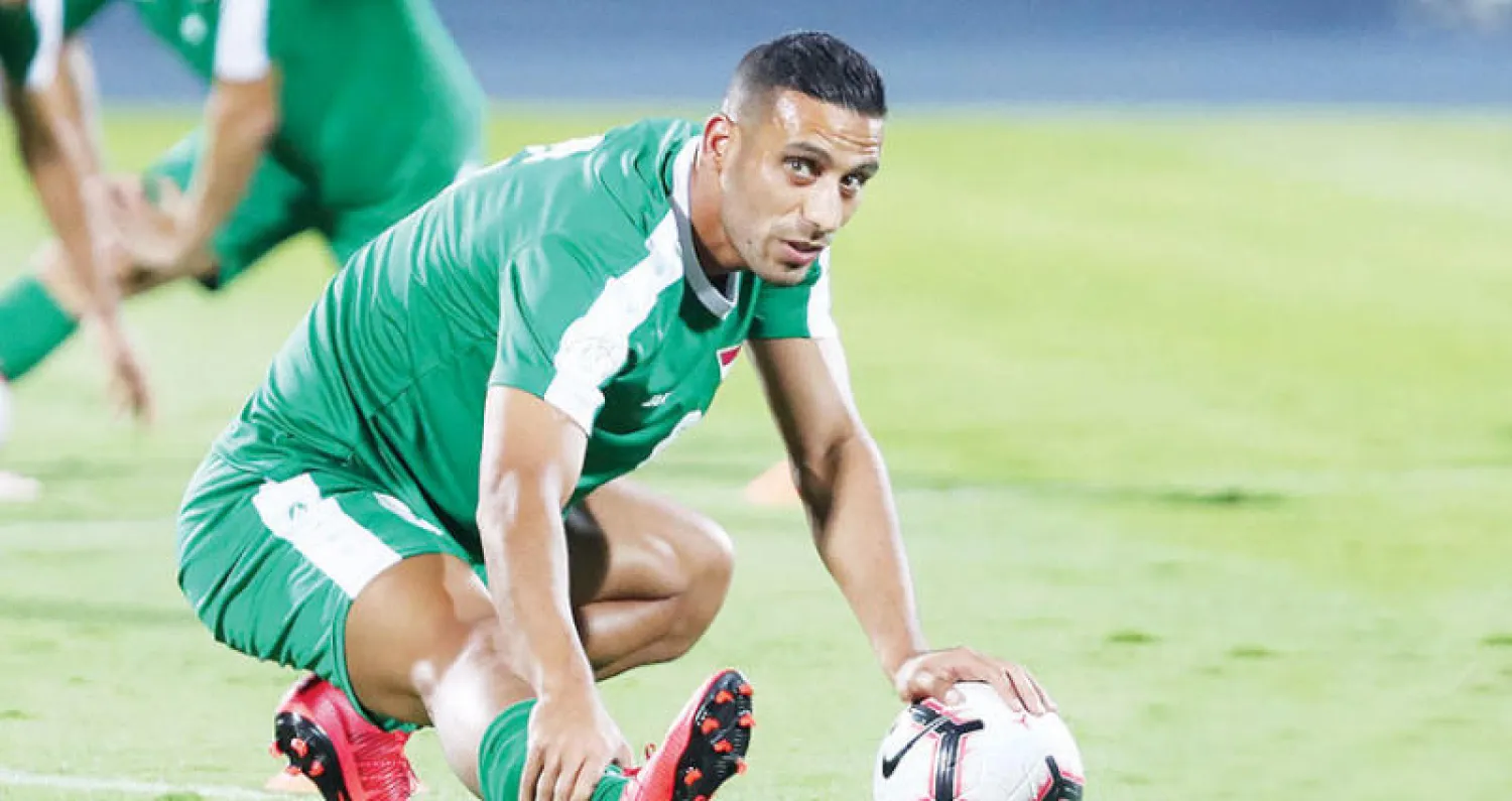 علي عدنان في تدريبات العراق الأخيرة (تصوير: سعد العنزي)