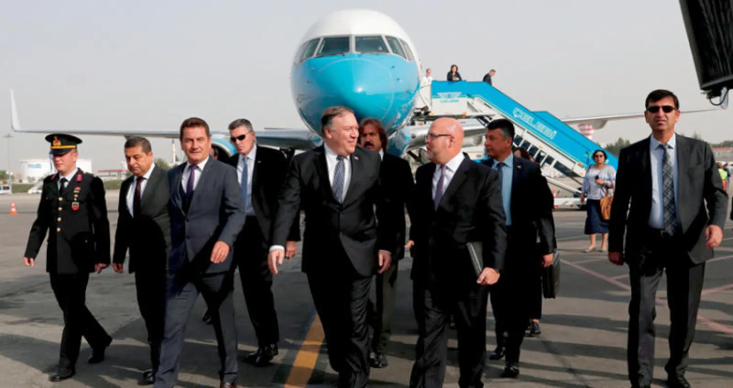 وزير الخارجية الأميركي مايك بومبيو لدى وصوله إلى أنقرة أمس (أ.ف.ب)