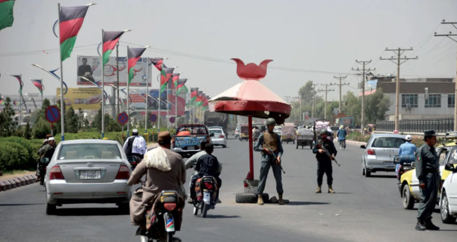 حاجز تفتيش في قندهار (أ.ف.ب)