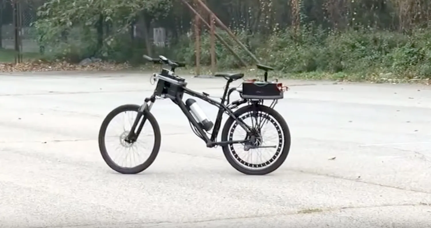 صورة لدراجة ذاتية القيادة  (لقطة من الفيديو)