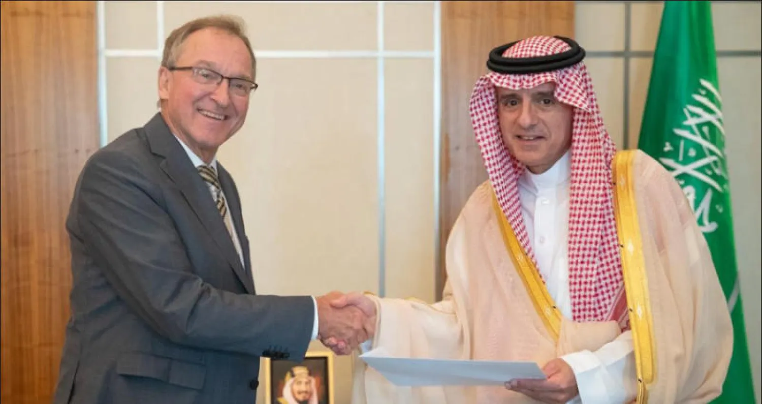 وزير الخارجية السعودي عادل الجبير يستلم نسخة من أوراق اعتماد سفير ألمانيا الجديد يورغ راناو (واس)