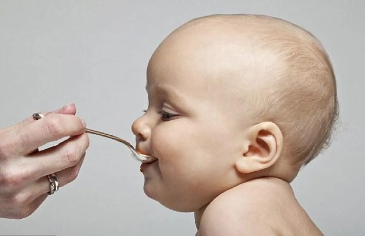 خبراء ينصحون بالاكتفاء بتقديم 30 غراما فقط من أرز الأطفال يوميا (غيتي)