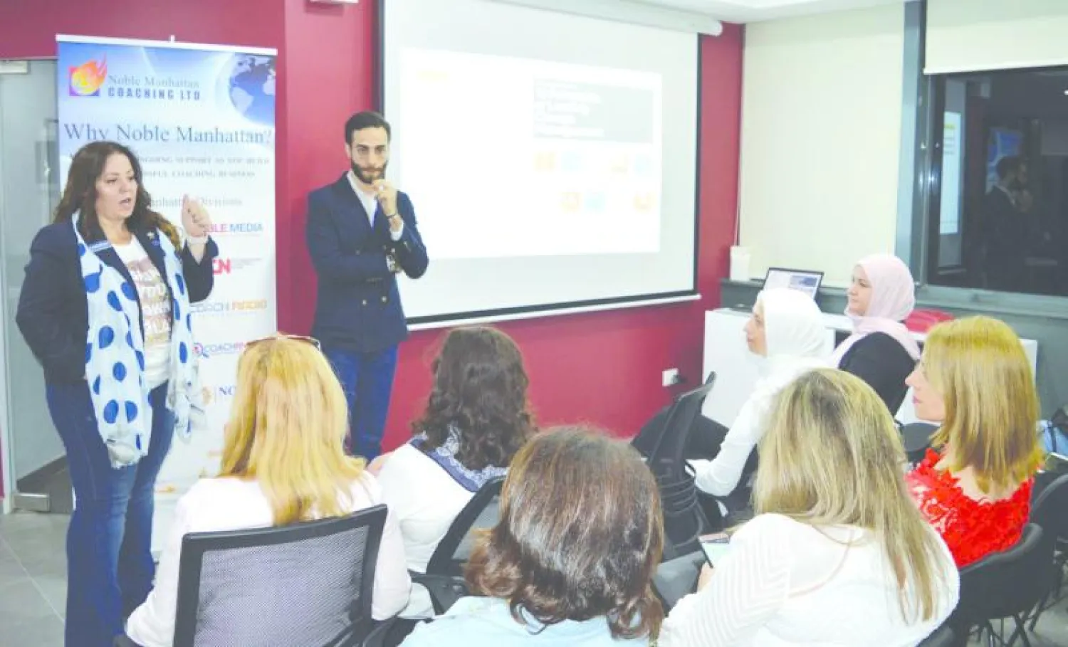 تعقد المنصة البريطانية للتّدريب جلسات شهرية مجانية مع اللبنانيين لتدريبهم على التخلص من مشاكلهم