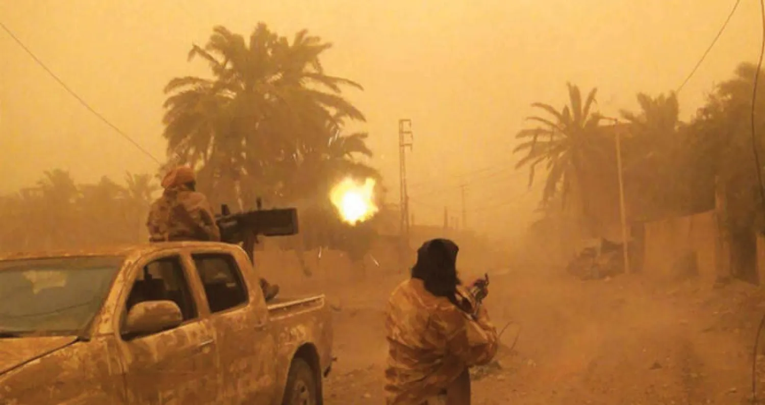 عاصفة الغبار ساعدت «داعش» على استعادة مناطق في شرق الفرات من {قوات سوريا الديمقراطية} (الرقة بوست)