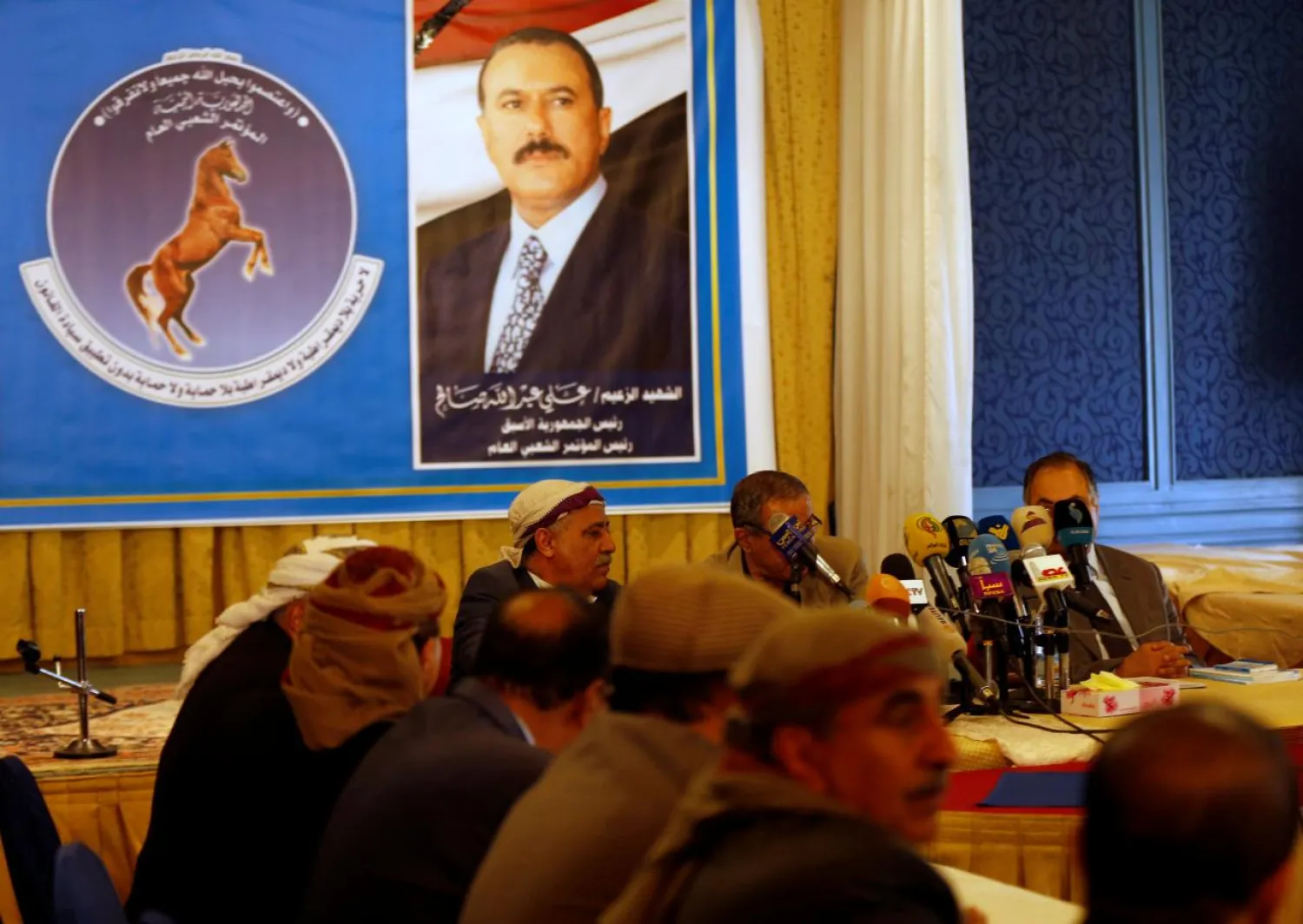 Members of the General People's Congress party attend a meeting of the party's leadership in Sanaa, Yemen January 7, 2018. (Reuters)