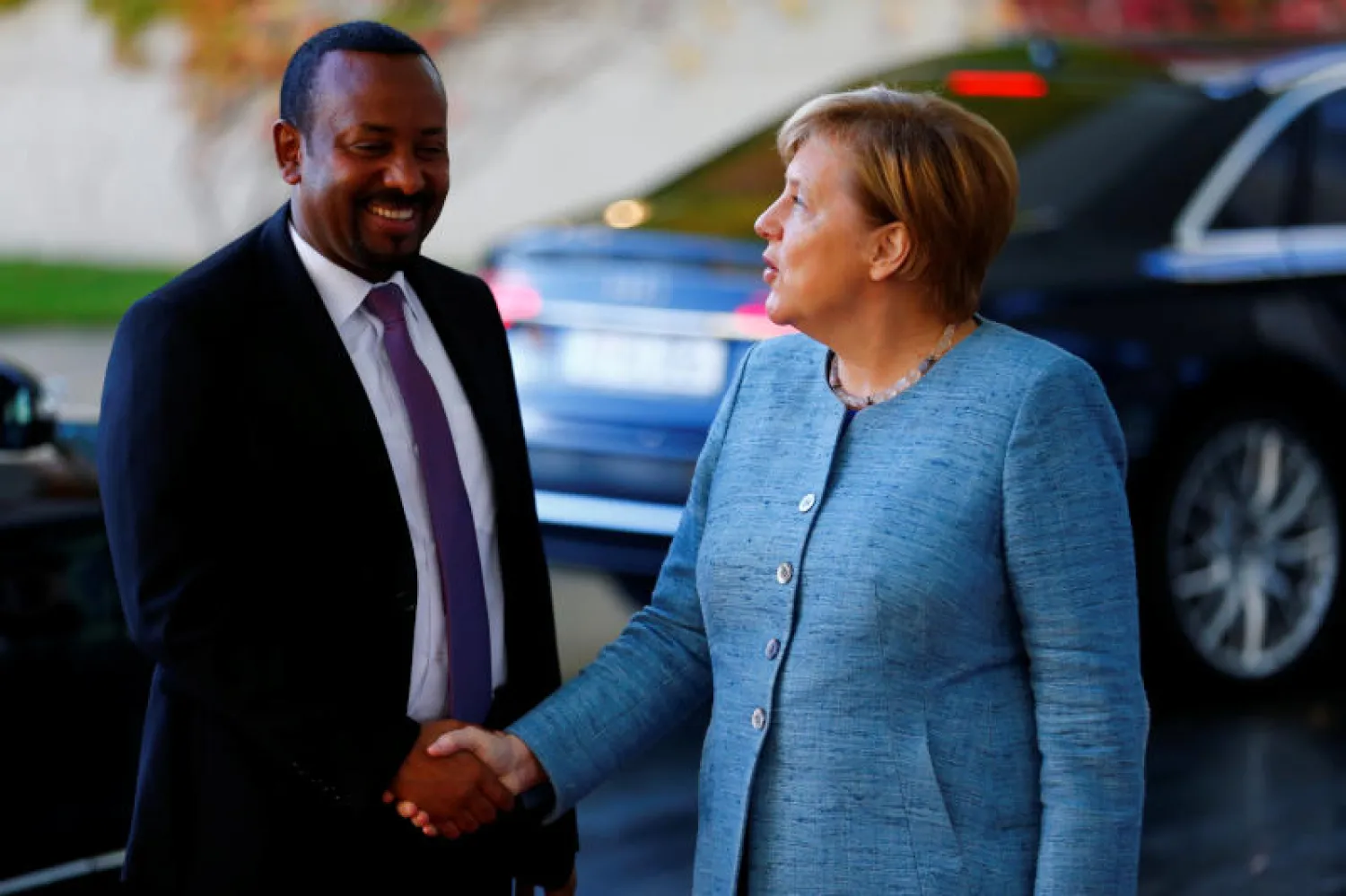 المستشارة الألمانية أنجيلا ميركل ترحب برئيس وزراء أثيوبيا آبي أحمد (رويترز)
الممرض الألماني السابق نيلز هويغل أثناء محاكمته يتخفى من الإعلام (أ.ف.ب) 
غواصون عسكريون من إندونيسيا أثناء عملية البحث عقب سقوط الطائرة (إ.ب.أ)
رئيسة وزراء نيوزيلندا جاسيندا أرديرن (يمين) والأمير هاري وزوجته ميغان ماركل (أ.ف.ب)