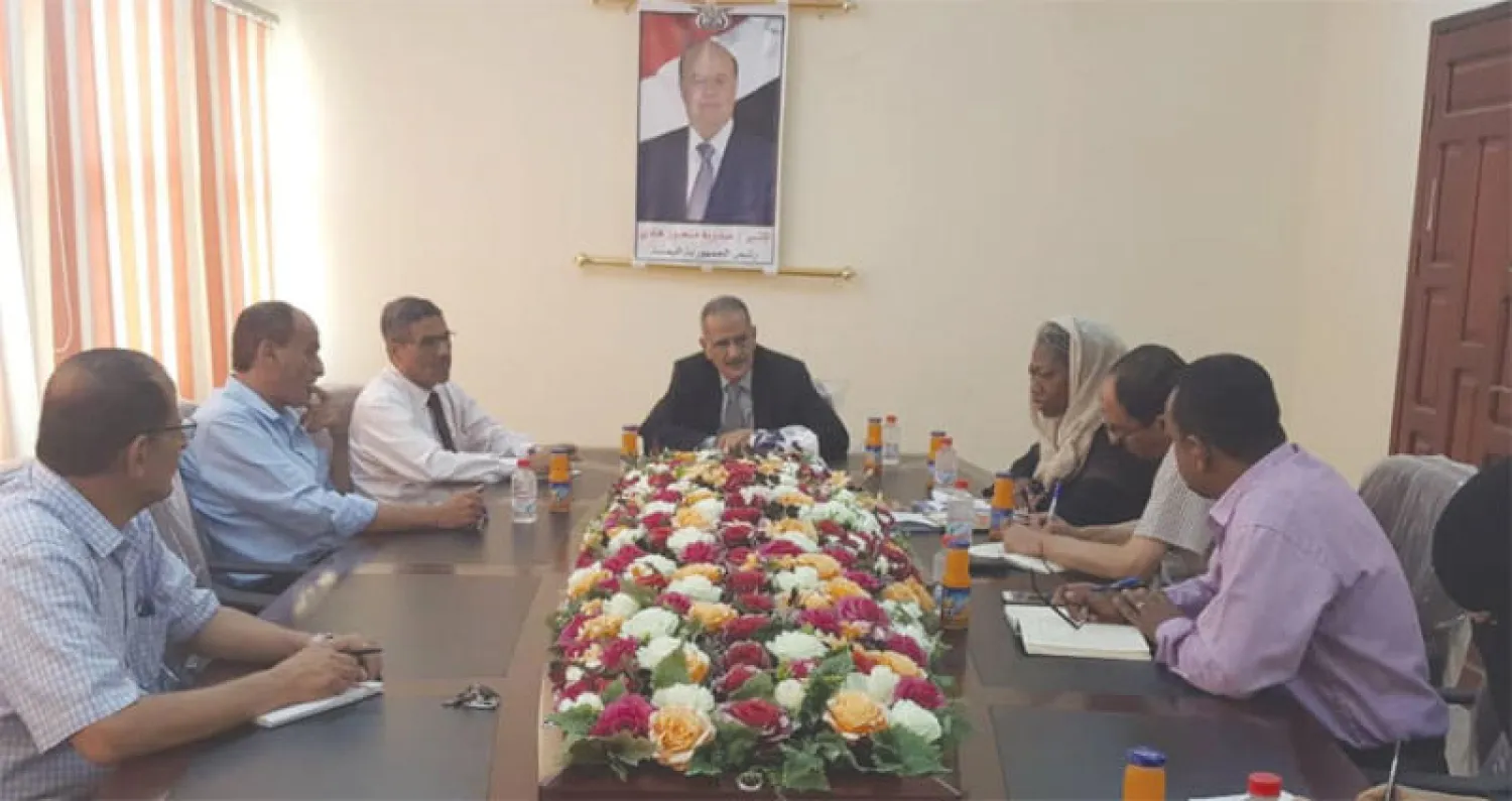 جانب من اجتماع وزير التعليم اليمني مع ممثلين عن «اليونيسيف» في عدن أمس (سبأ)