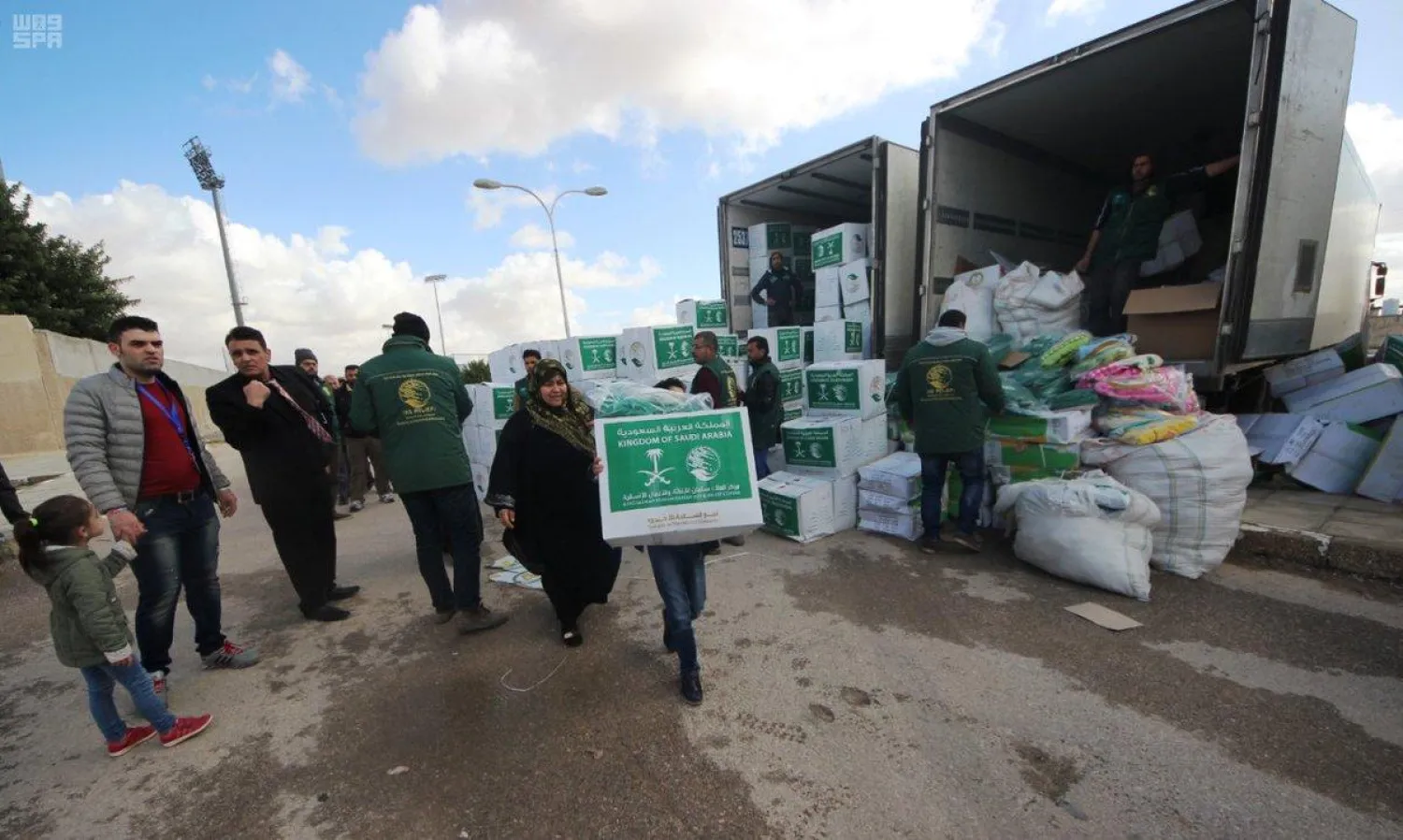 KSRelief distributes aid to Syrians. (SPA) file photo)