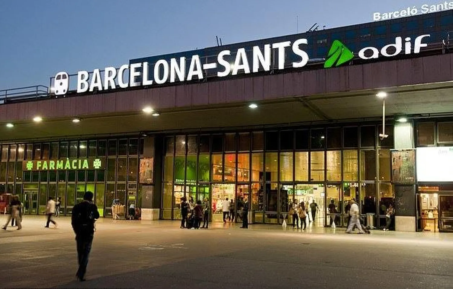 محطة القطارات الرئيسية في برشلونة (غيتي)