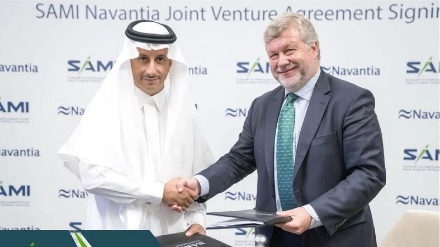 Chairman of Saudi Military Industries Company Ahmed al-Khatib (L) and Navantia Chief Operating Officer Gonzalo Mateo-Guerrero Alcázar. (SPA)