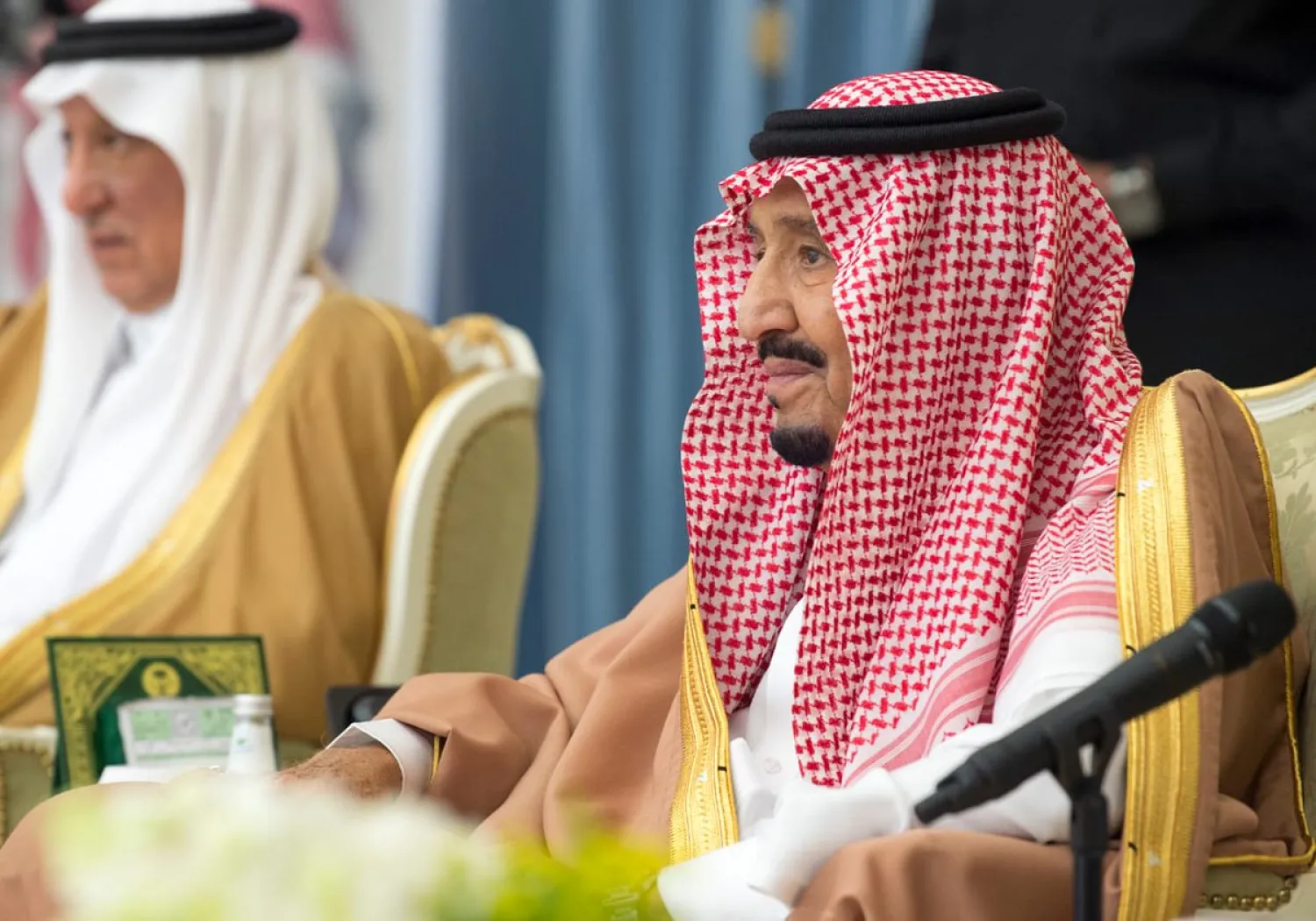 خادم الحرمين الشريفين الملك سلمان بن عبدالعزيز خلال تدشينه مشروعات تنموية بالقصيم (واس)