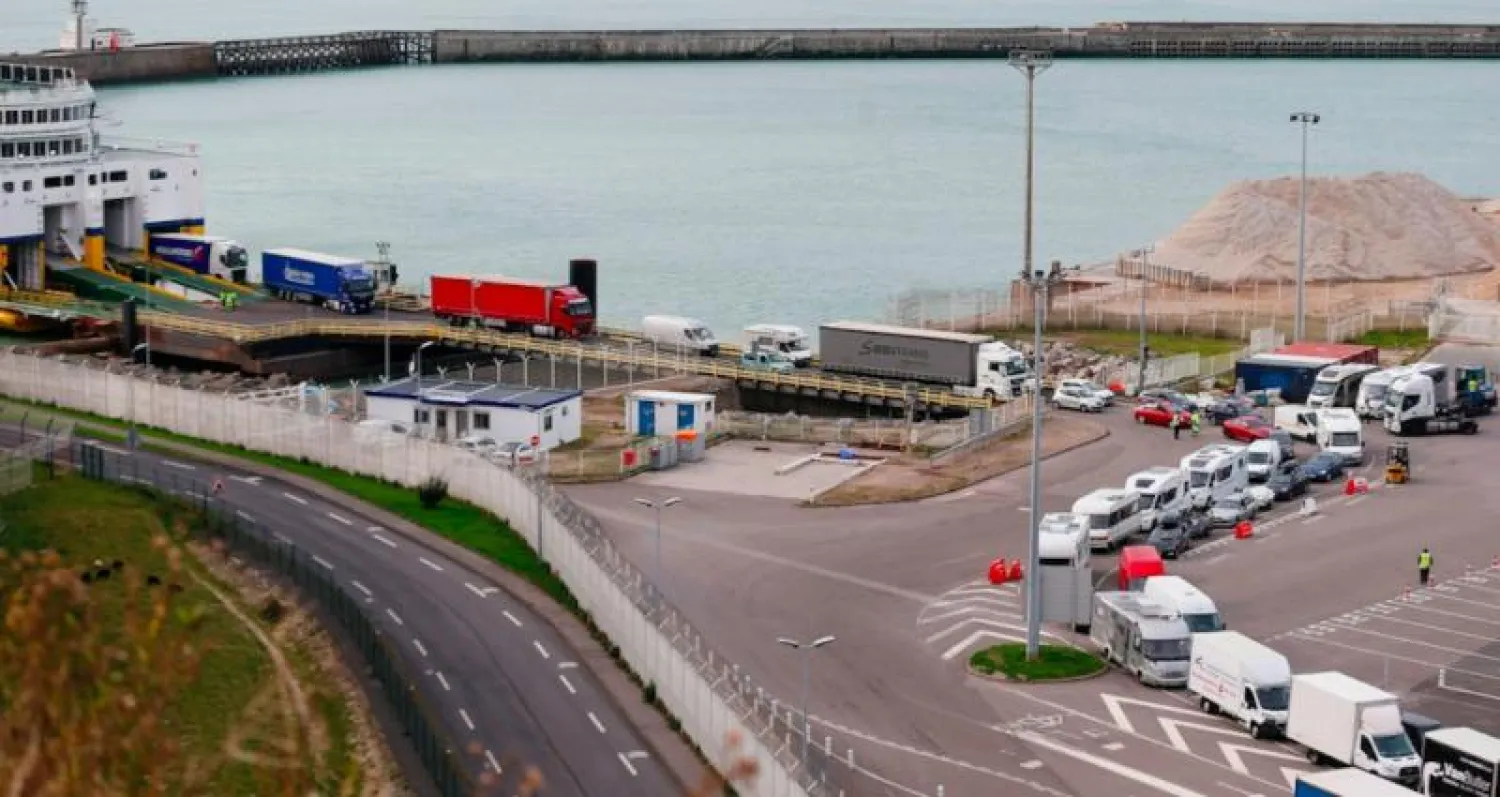 توقفت الشاحنة في ميناء نيو هيفين البريطاني عند وصولها من ميناء دييب الفرنسي (غيتي)