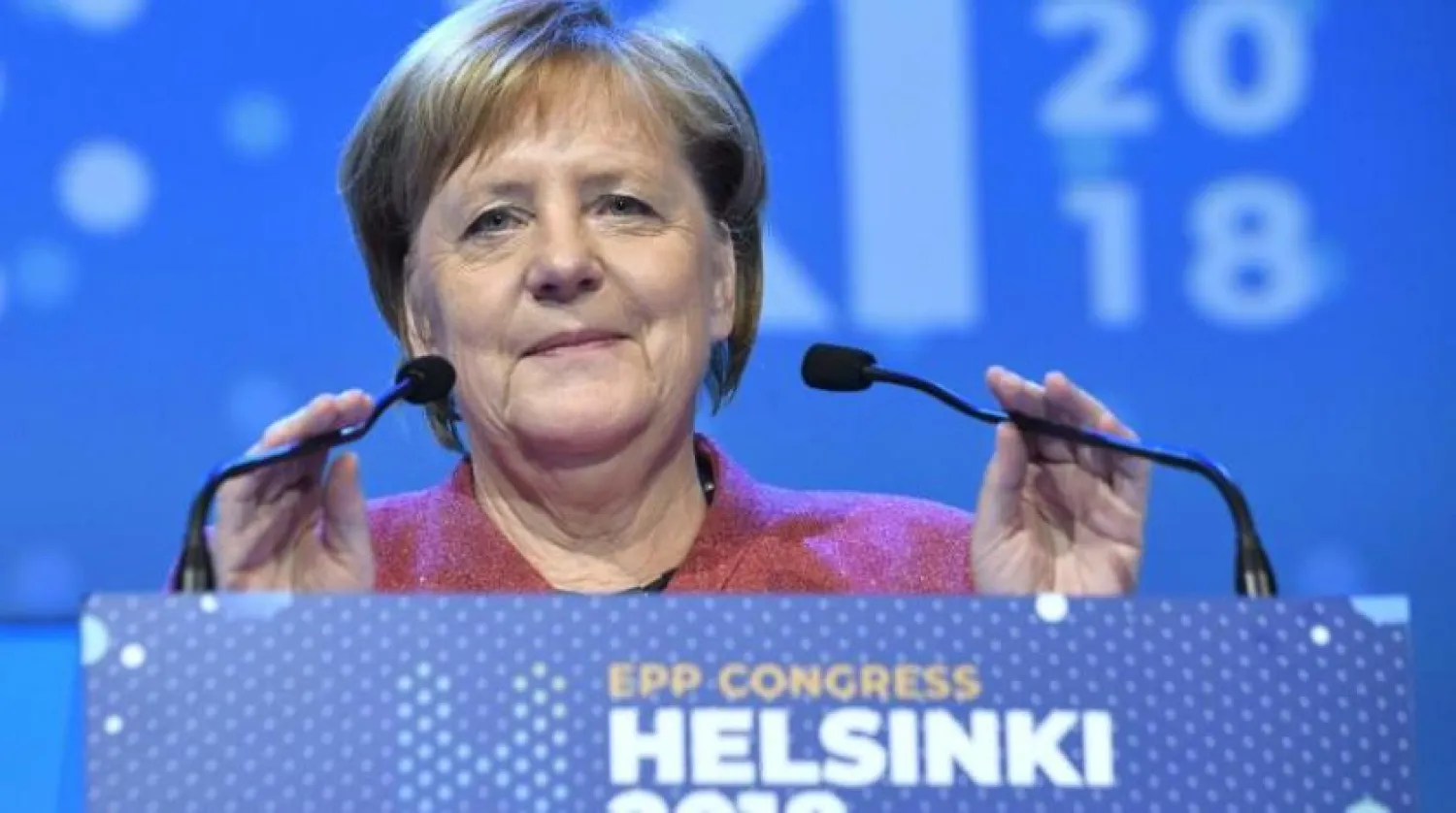 Merkel’den Macron’un açıklamalarına destek 