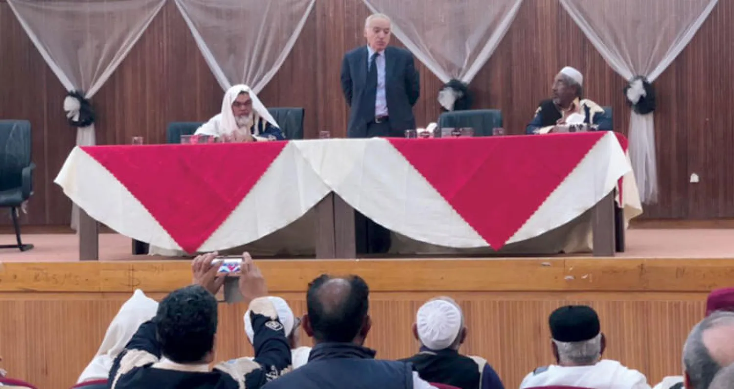 غسان سلامة خلال لقائه مسؤول المنطقة العسكرية الغربية في الزنتان (البعثة الأممية)