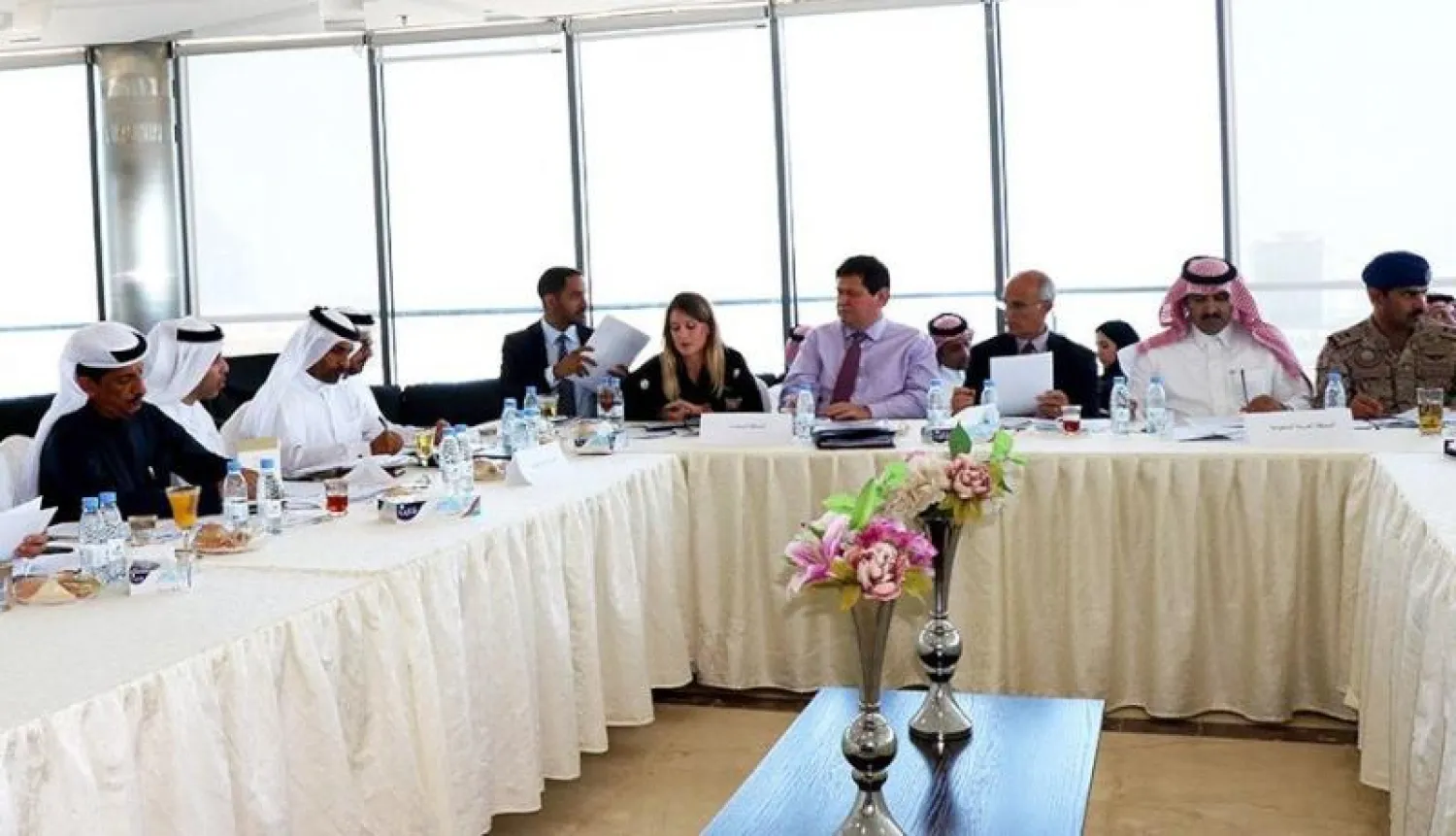 جانب من اجتماع اللجنة الرباعية الاقتصادية بشأن اليمن في مدينة الرياض (البرنامج السعودي لتنمية وإعمار اليمن)