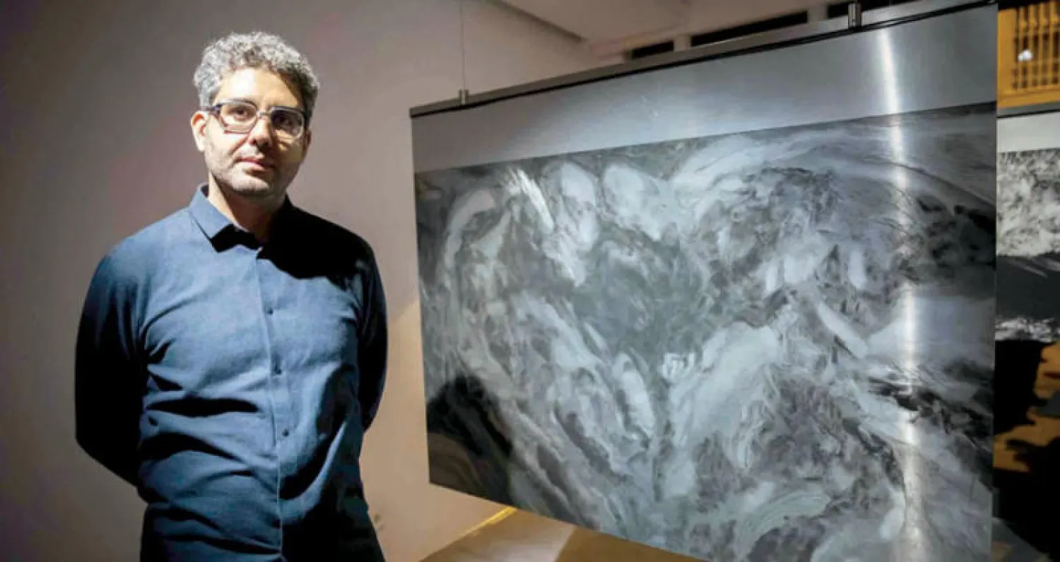 الفنان حاتم إمام في معرضه الفردي الأول بلبنان