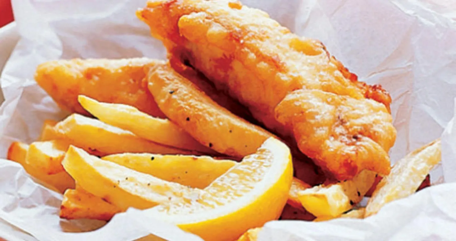 مخلفات البلاستيك في البحار تهدد وجبة السمك والبطاطس البريطانية