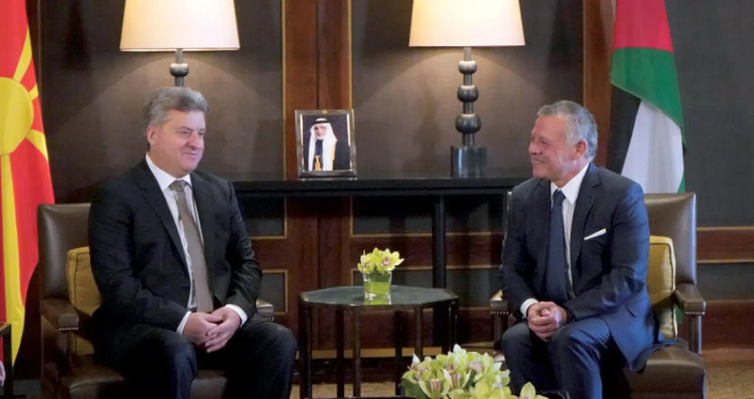 العاهل الأردني الملك عبد الله الثاني والرئيس المقدوني خلال لقائهما في عمان أمس (أ.ف.ب)