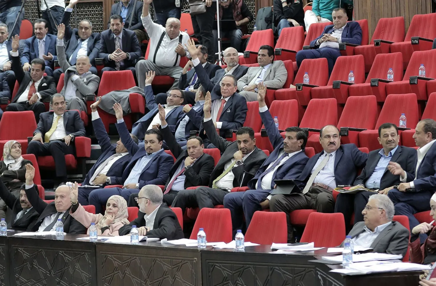 Members of the Jordanian parliament voting on the new tax law (Petra)