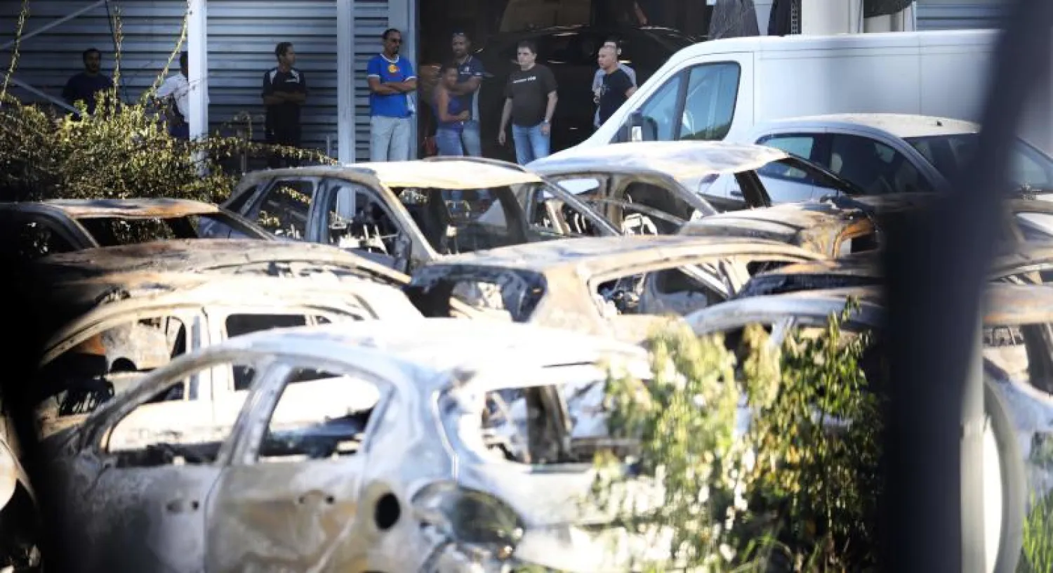 شاحنات متوقفة على طريق فالانس في جنوب شرقيّ فرنسا (أ. ف. ب)