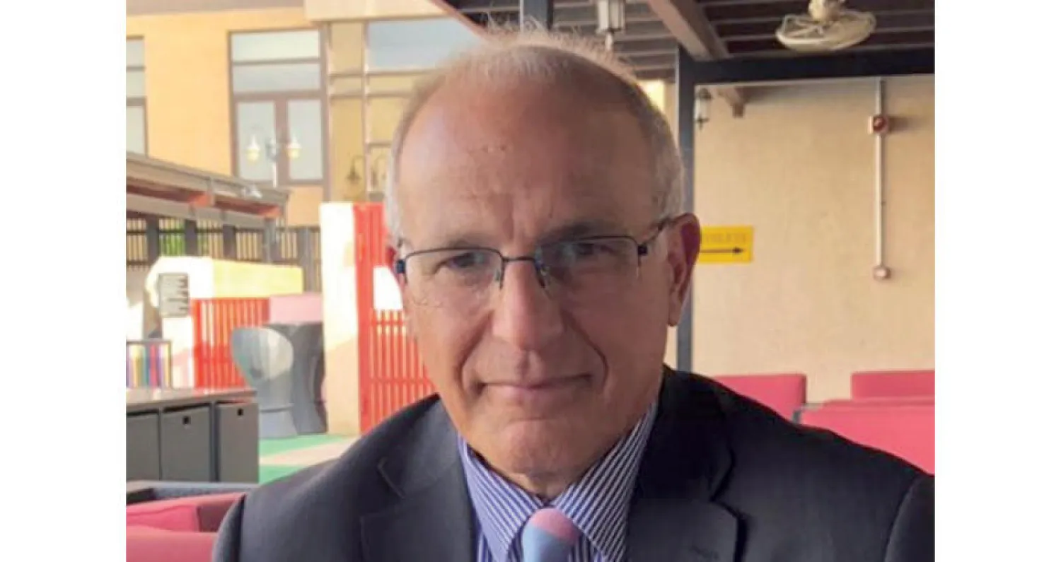 السفير البريطاني في اليمن مايكل أرون