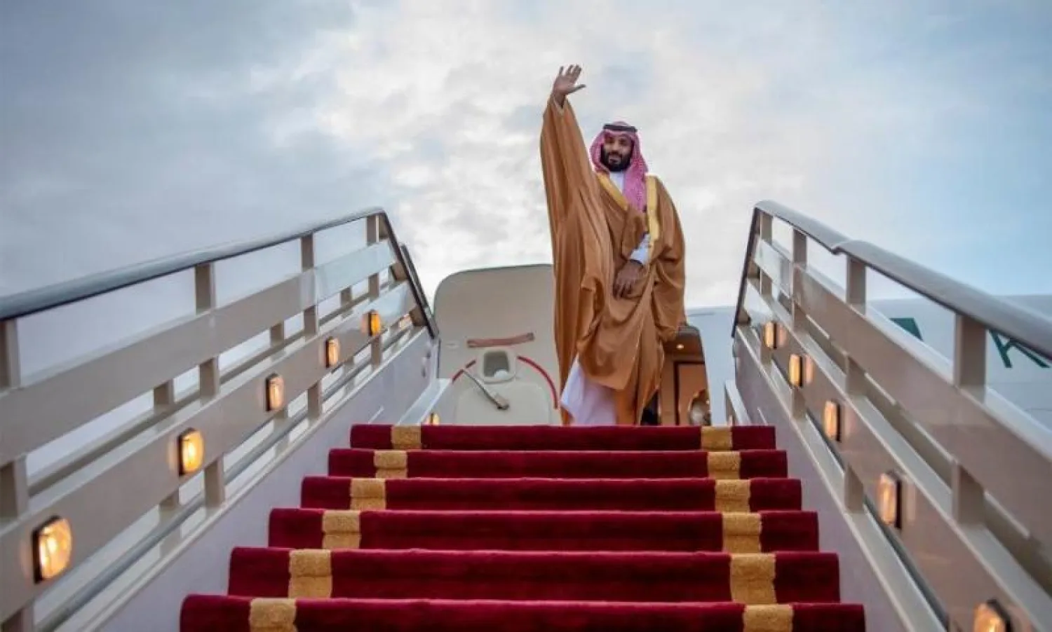 ولي العهد السعودي الأمير محمد بن سلمان بن عبد العزيز لدى مغادرته محافظة طريف بمنطقة الحدود الشمالية (واس)