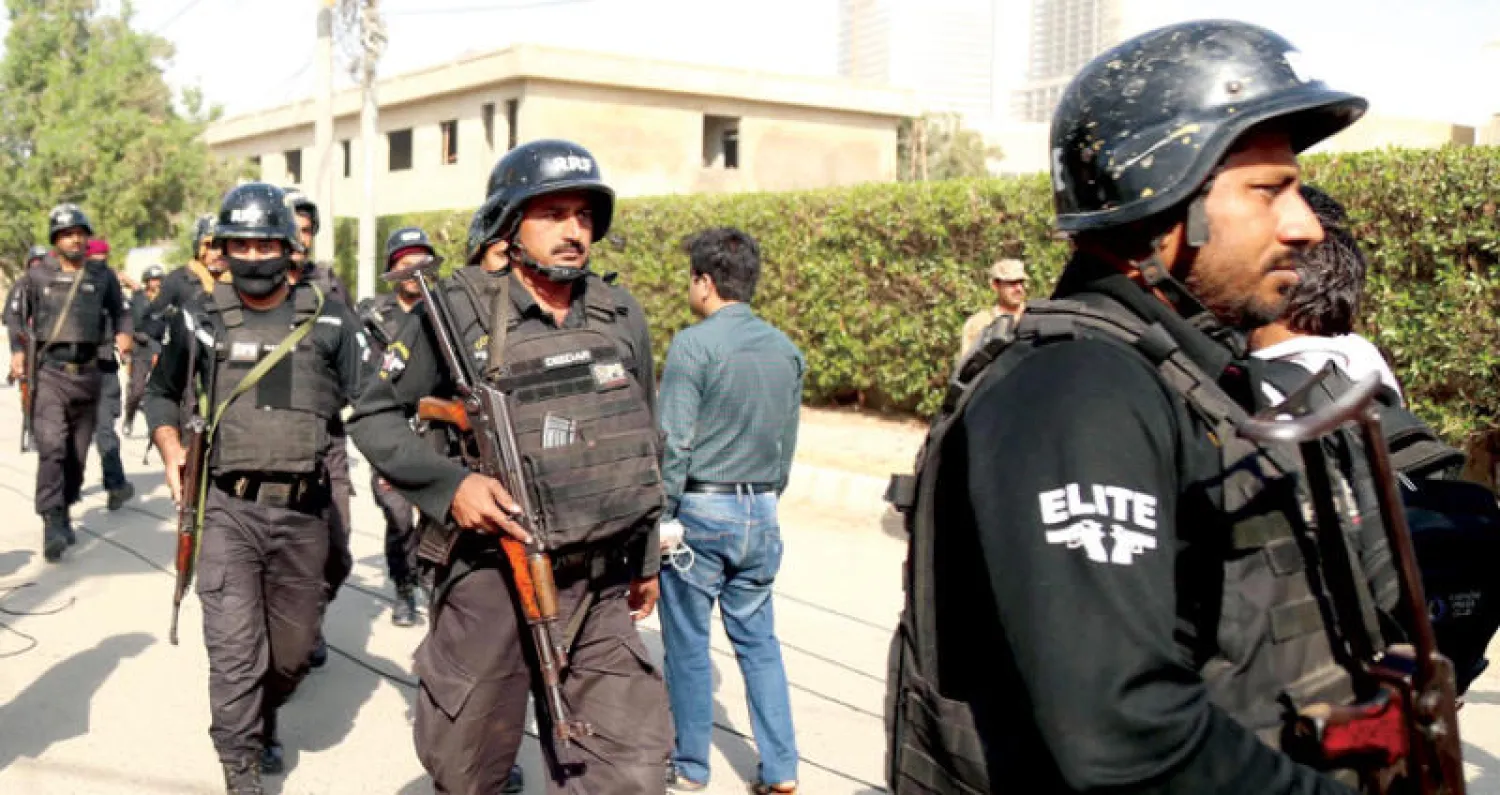 ذكرت قوات الأمن الباكستانية أنها تمكنت من السيطرة على الهجوم الذي بدأ التاسعة والربع صباح الجمعة وتمكنت من قتل المسلحين المهاجمين الثلاثة (إ.ب.أ)