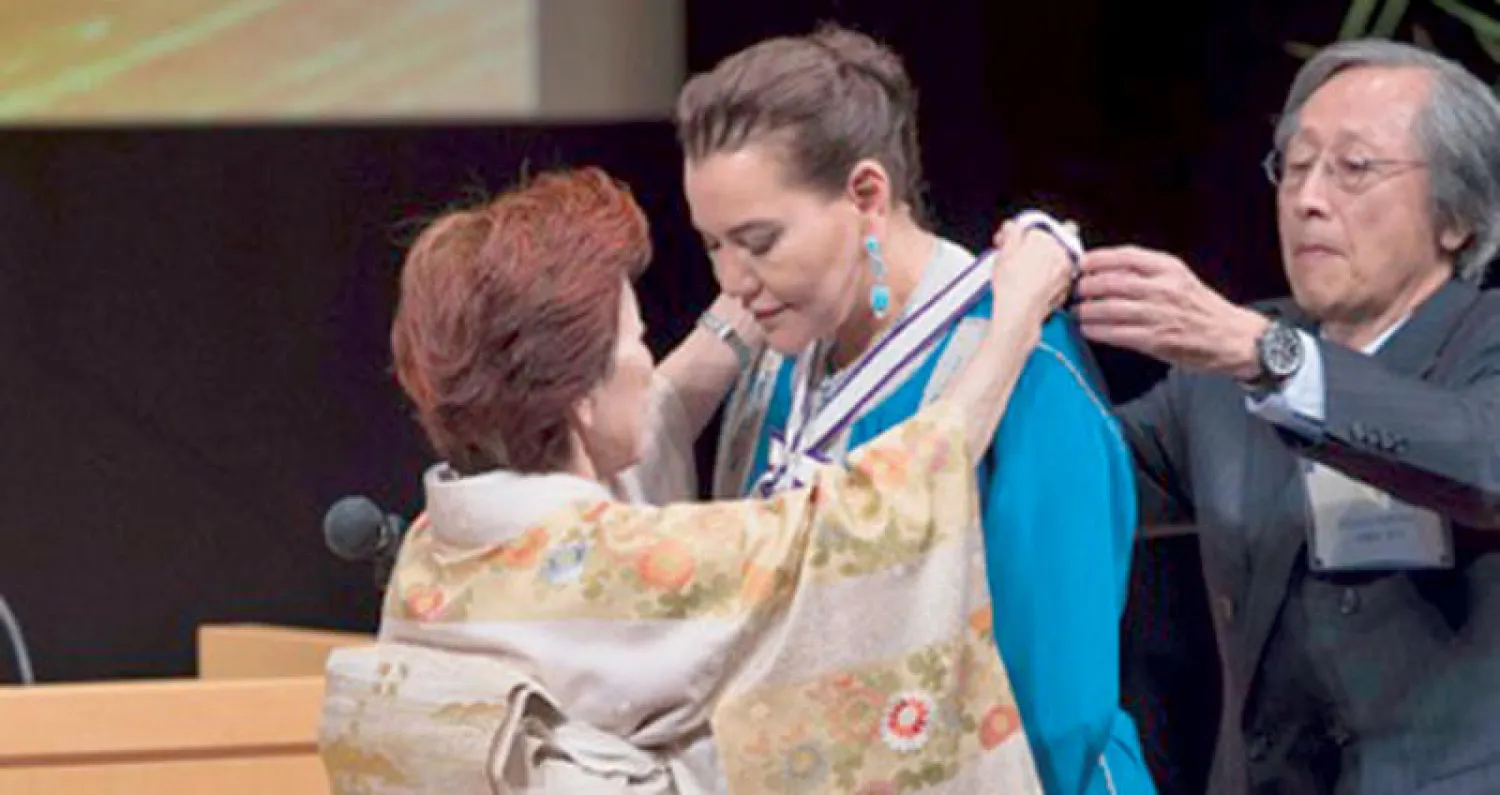 الأميرة للا حسناء أثناء منحها الجائزة