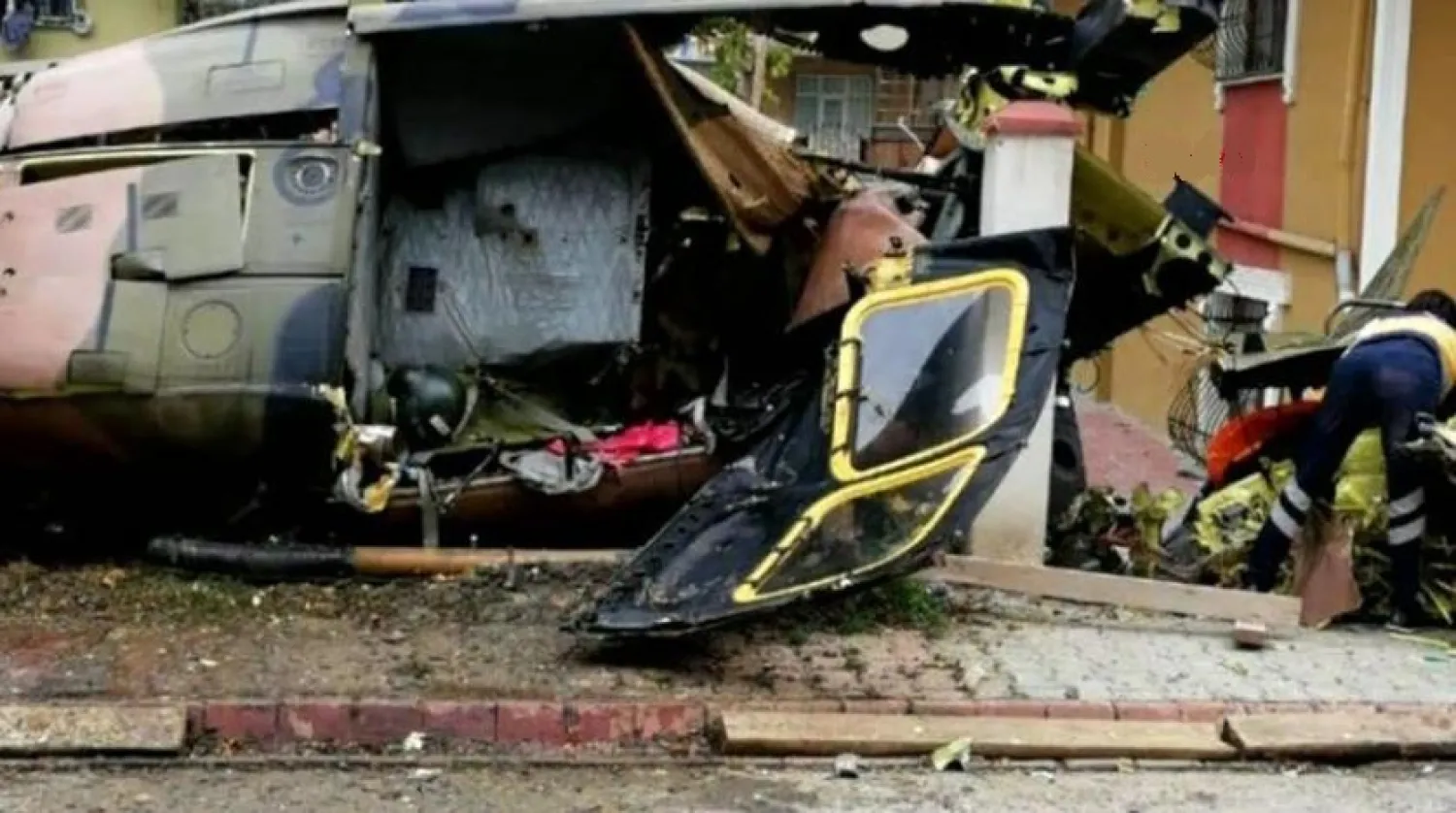 İstanbul Sancaktepe'de askeri helikopter düştü: 4 ölü 1 yaralı