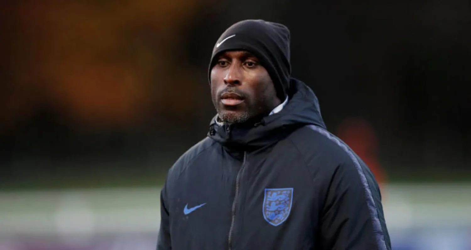 كامبل يبدأ مسيرته التدريبية في ماكلسفيلد